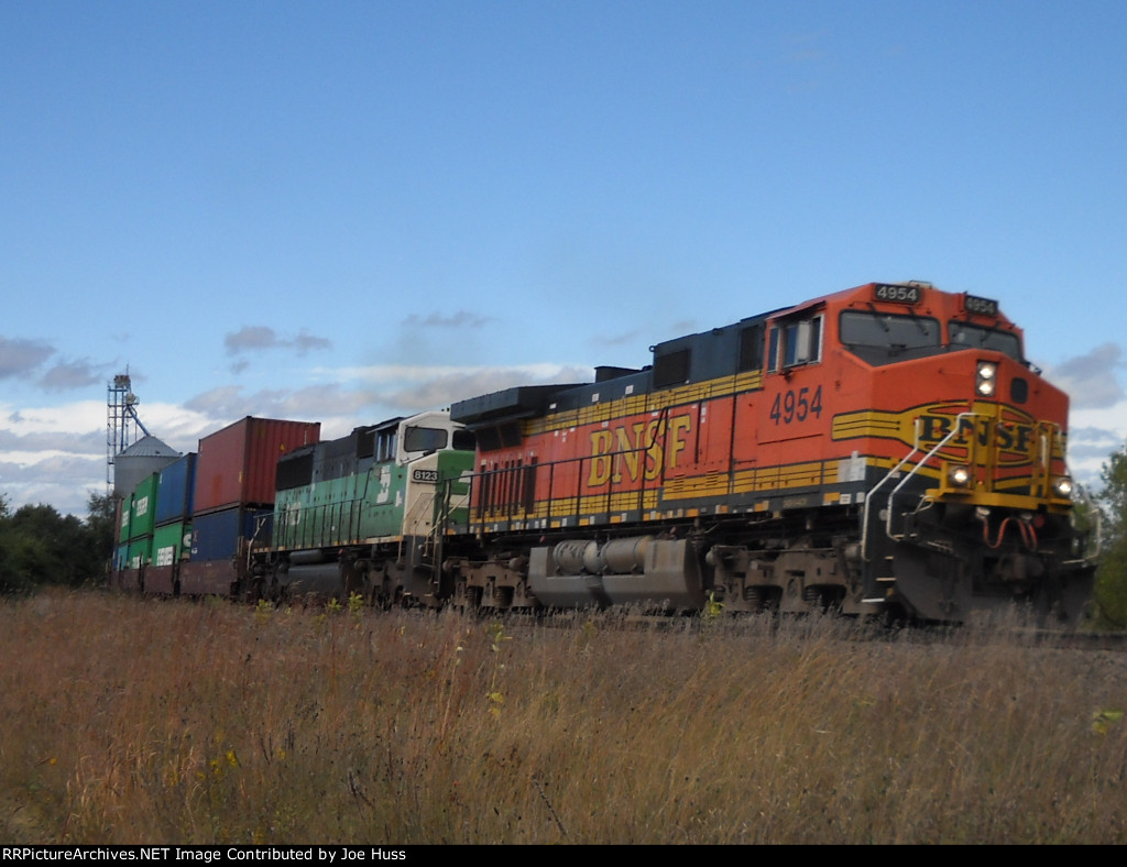 BNSF 4954 East